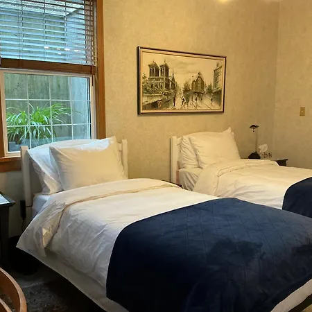 Blackbird Glen Bed And Breakfast, Glenmore, Kelowna, Bc-3